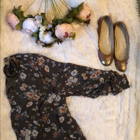 Papermoon Tops - Olive Green Floral Blouse